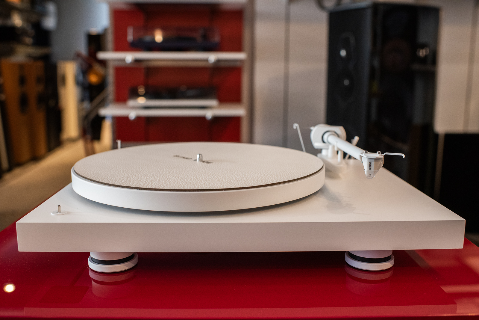 Pro-Ject  Debut Pro White Edition